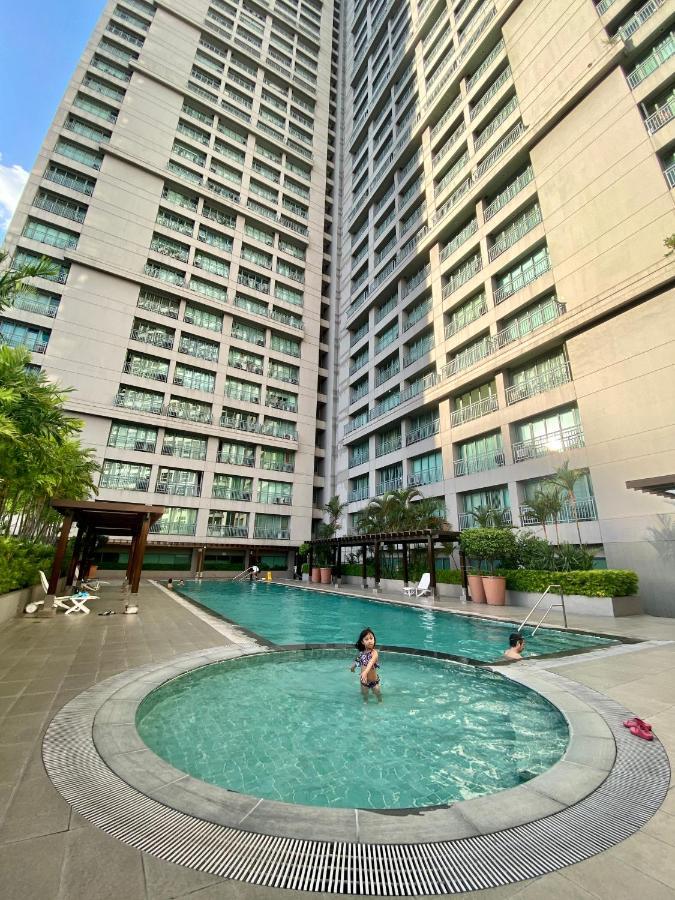 Ortigas 2 Bedroom Corner Unit With 2 Queen Across Shangrila 마닐라 외부 사진